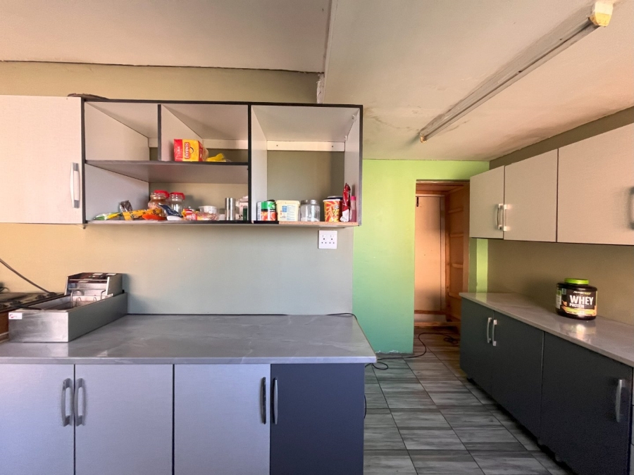 5 Bedroom Property for Sale in Levins Estate Free State